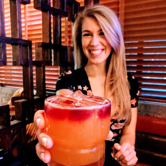 Meet your Posher, Meghan - Picture 10 of 11